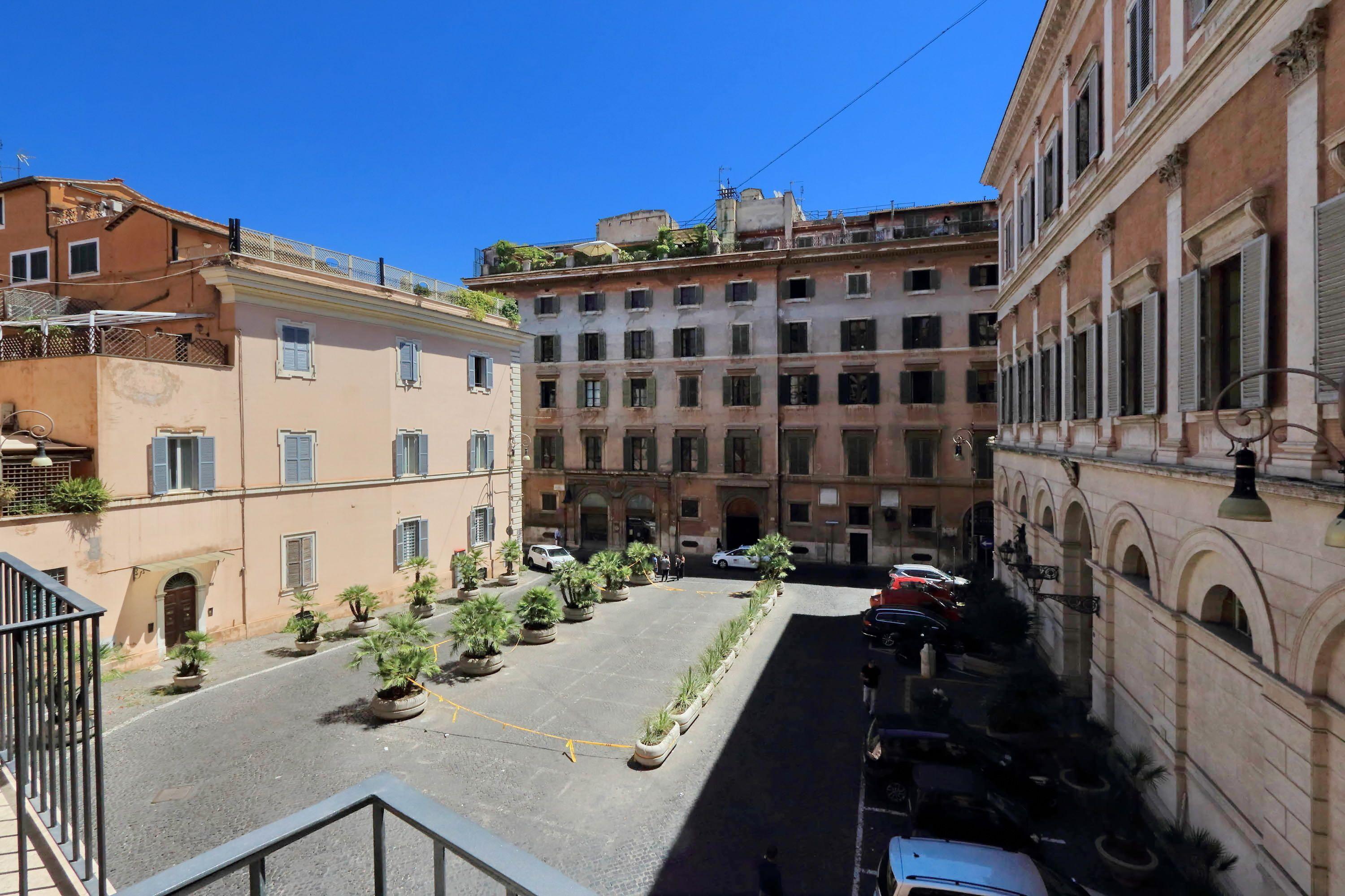 Piazza Venezia Grand Suite — Fotos 3